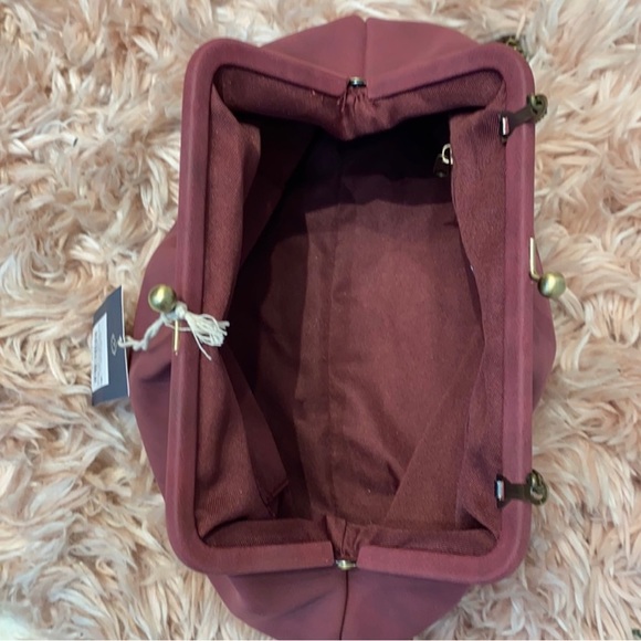 NWT frame Clutch by
Universal Thread - Picture 6 of 7